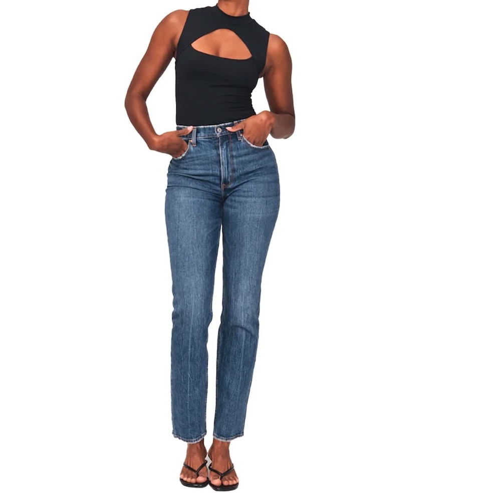 Abercrombie Ultra High Rise Straight Leg
